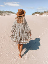 Load image into Gallery viewer, Born Free - Mocha
