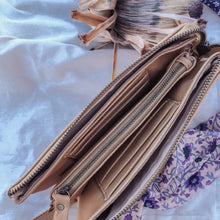 Load image into Gallery viewer, Cleo Clutch/Bag - Camel